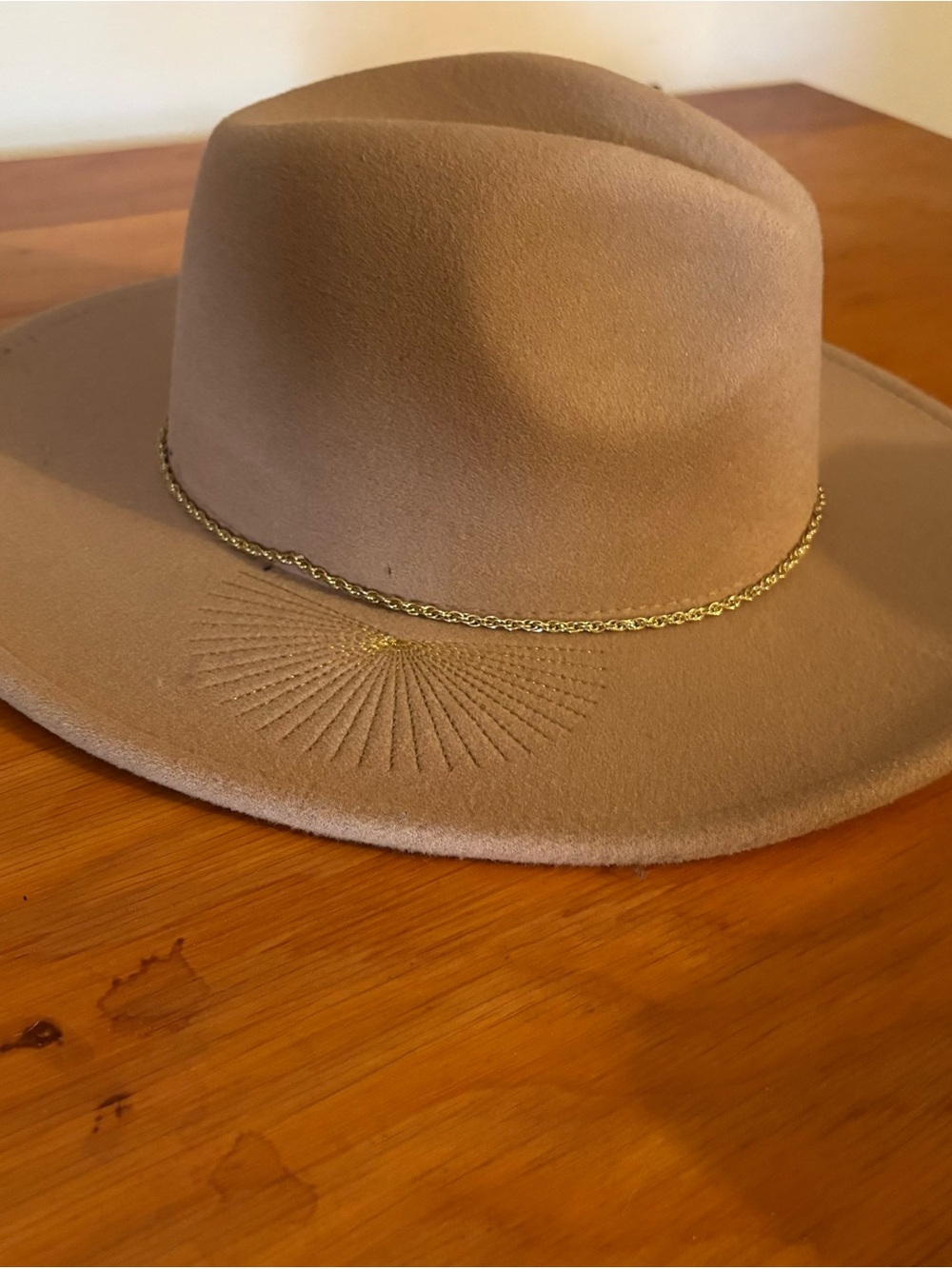 Stylish Women's Wide-Brim Felt Fedora Hat in Taupe with Gold Chain